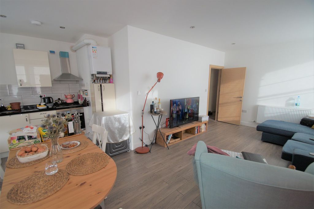 Property photo 1 of 3
