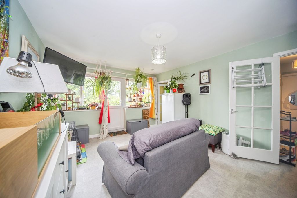 Property photo 3 of 16 Pbox-Img.Jpg