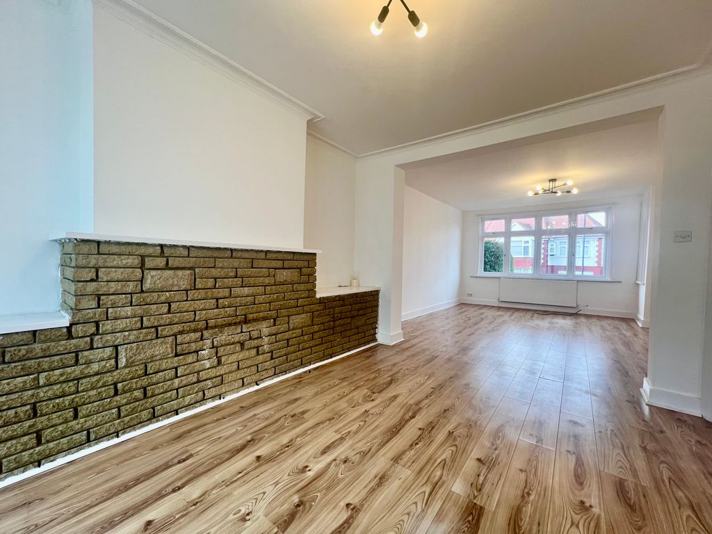 Property photo 3 of 15 Img_9139