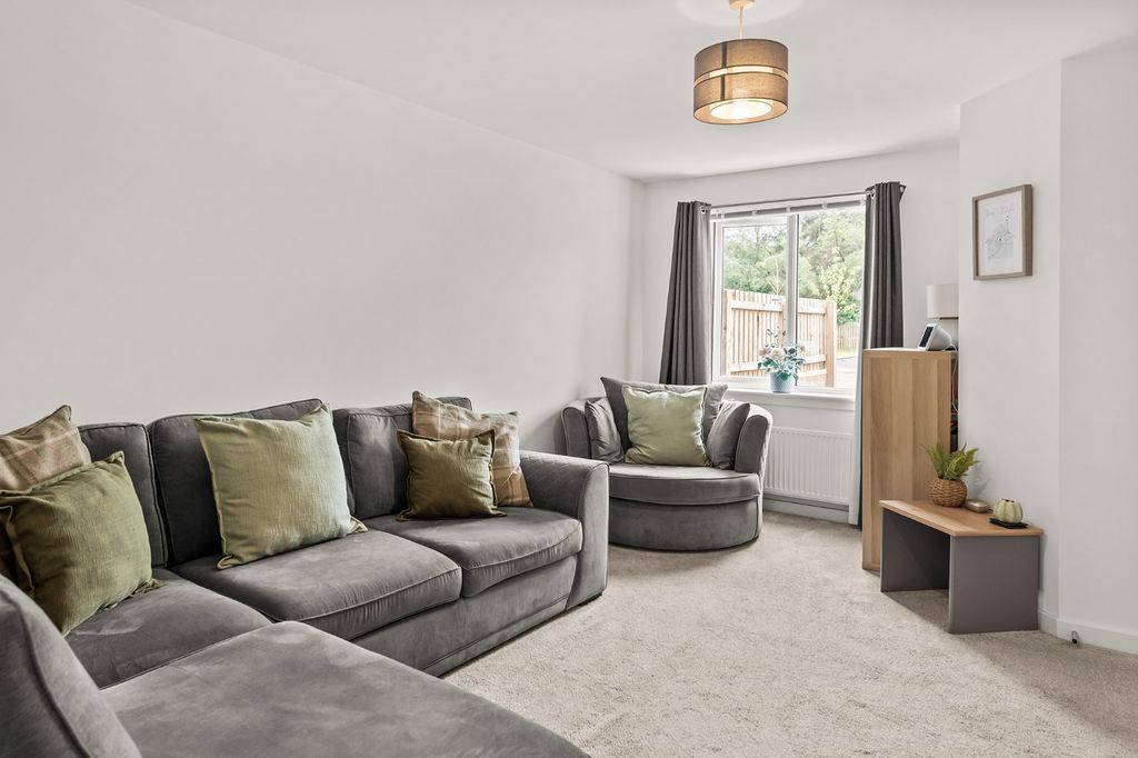 Property photo 3 of 27 4984575