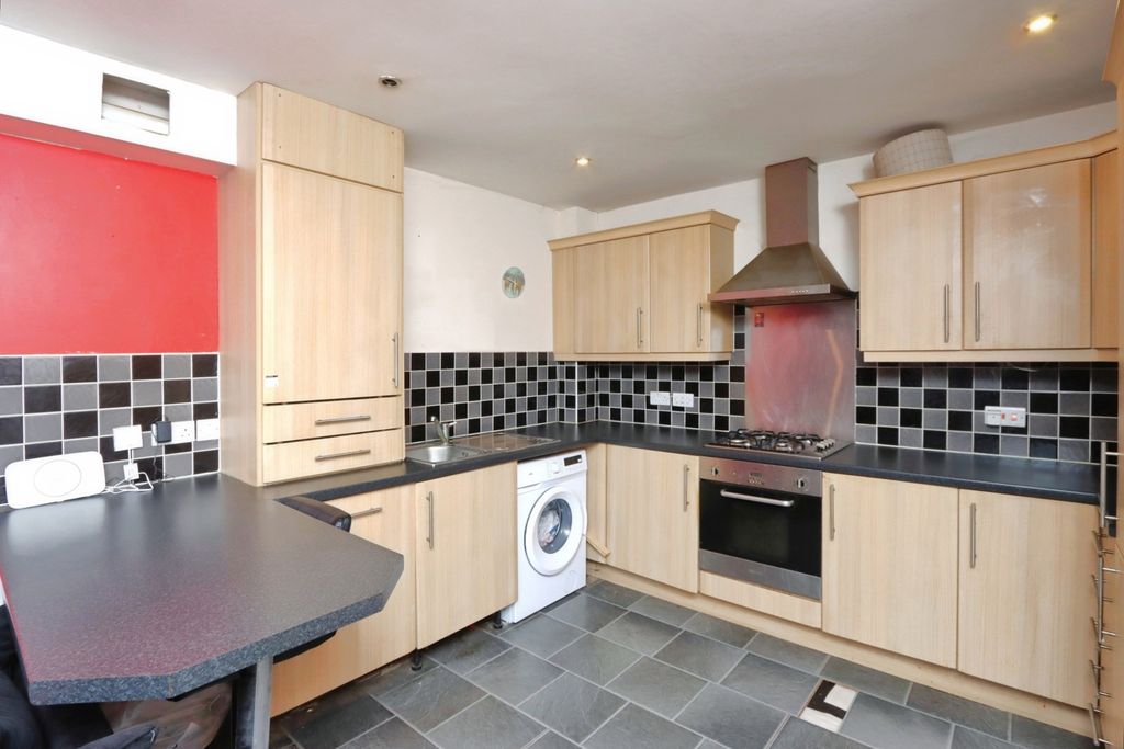 Property photo 3 of 15 Kitchen