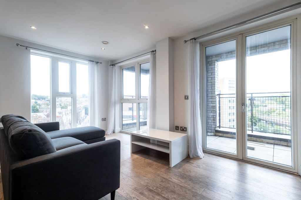 Property photo 1 of 10 Photo 8