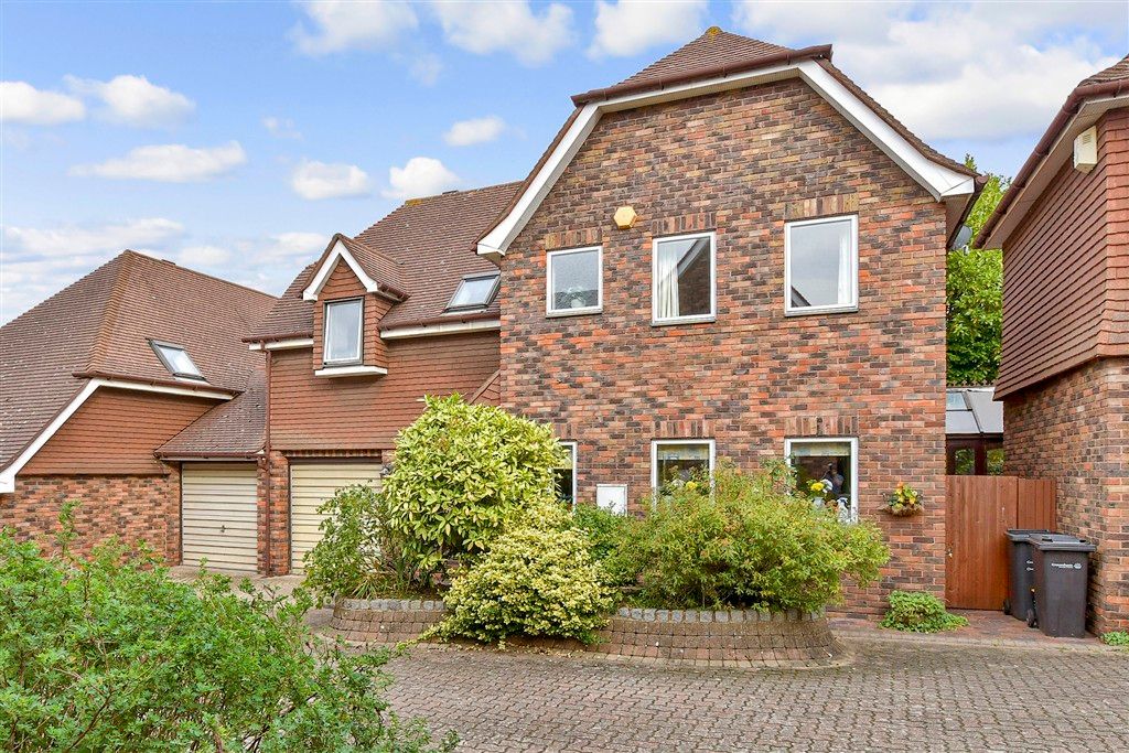 Property photo 1 of 17 External (Web)