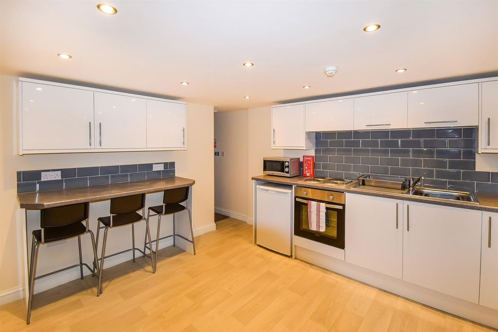 Property photo 2 of 6 Kitchen Marketing.Jpg