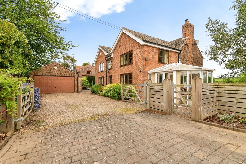 Property photo 2 of 35 Pbox-Img.Jpg