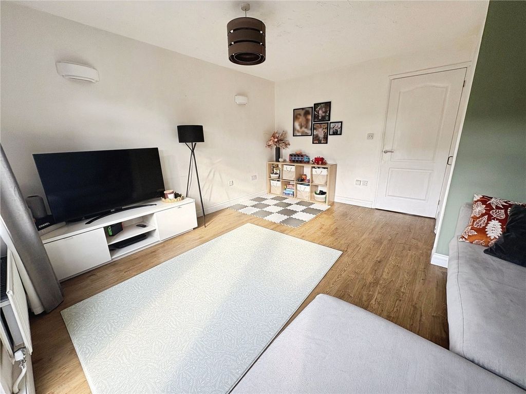 Property photo 3 of 10 Pbox-Img.Jpg