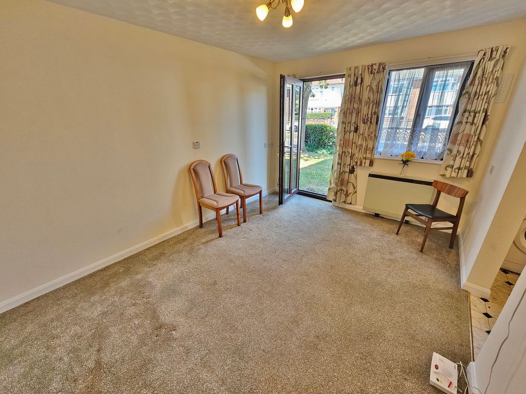 Property photo 2 of 11