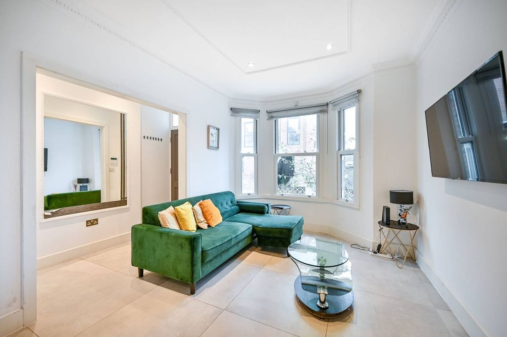 Property photo 1 of 11