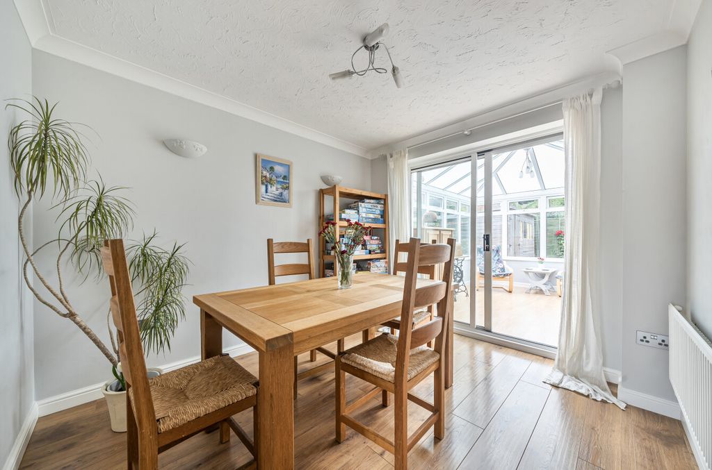 Property photo 3 of 12 1328475-4-6882504...