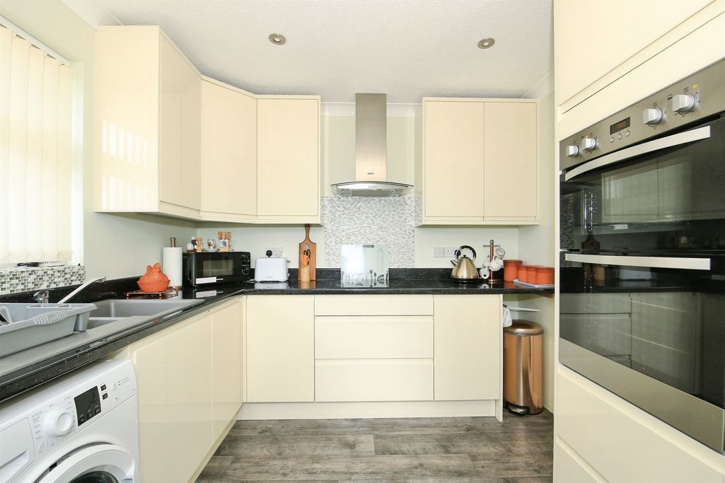 Property photo 3 of 15