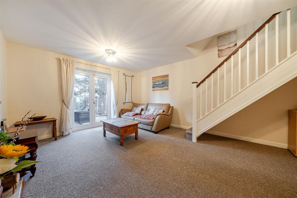 Property photo 2 of 16 1393545-12-694551B1614E2.Jpg