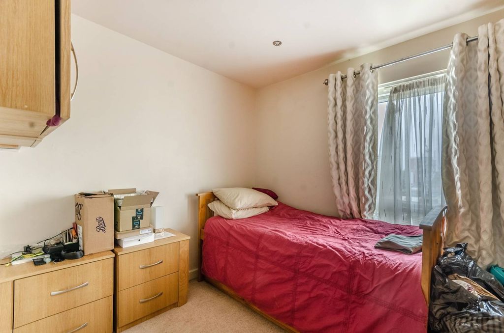 Property photo 3 of 6