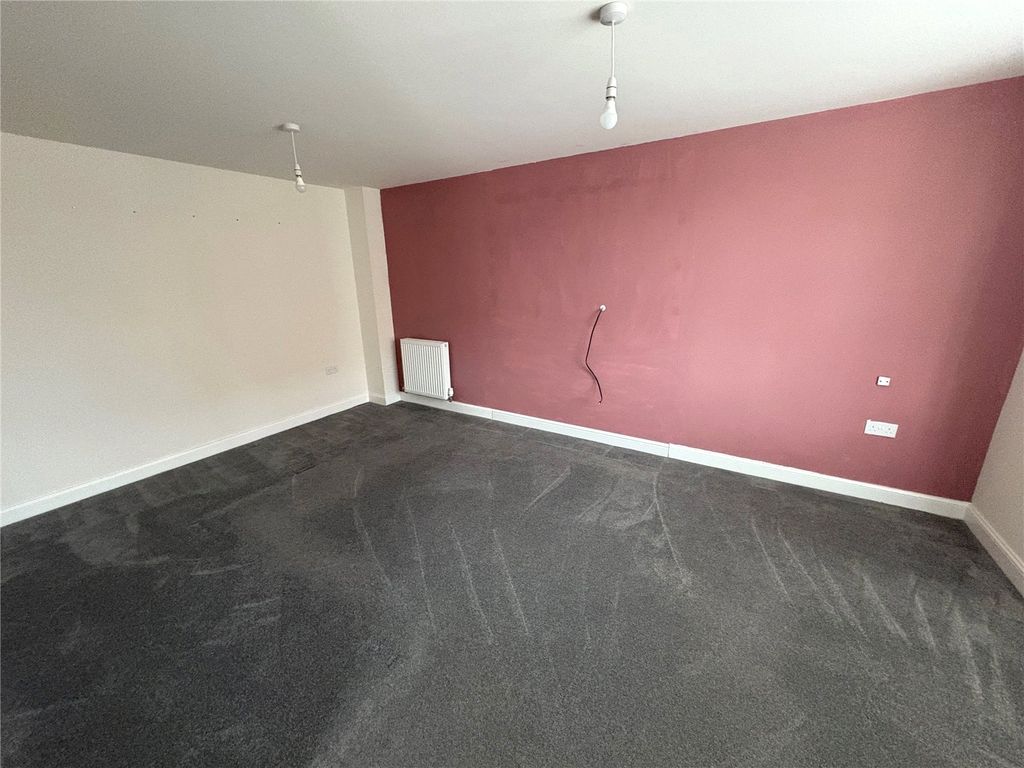 Property photo 2 of 13 Picture No. 18