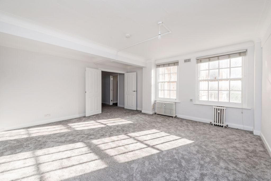 Property photo 2 of 8 Reception