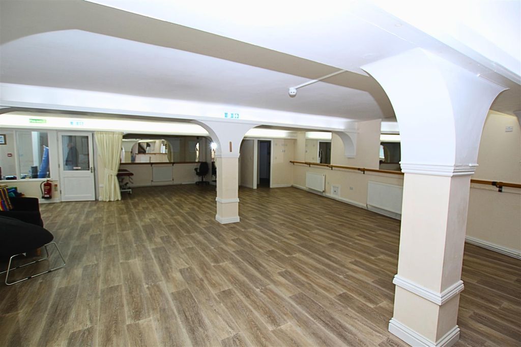 Property photo 2 of 3 Inside 1