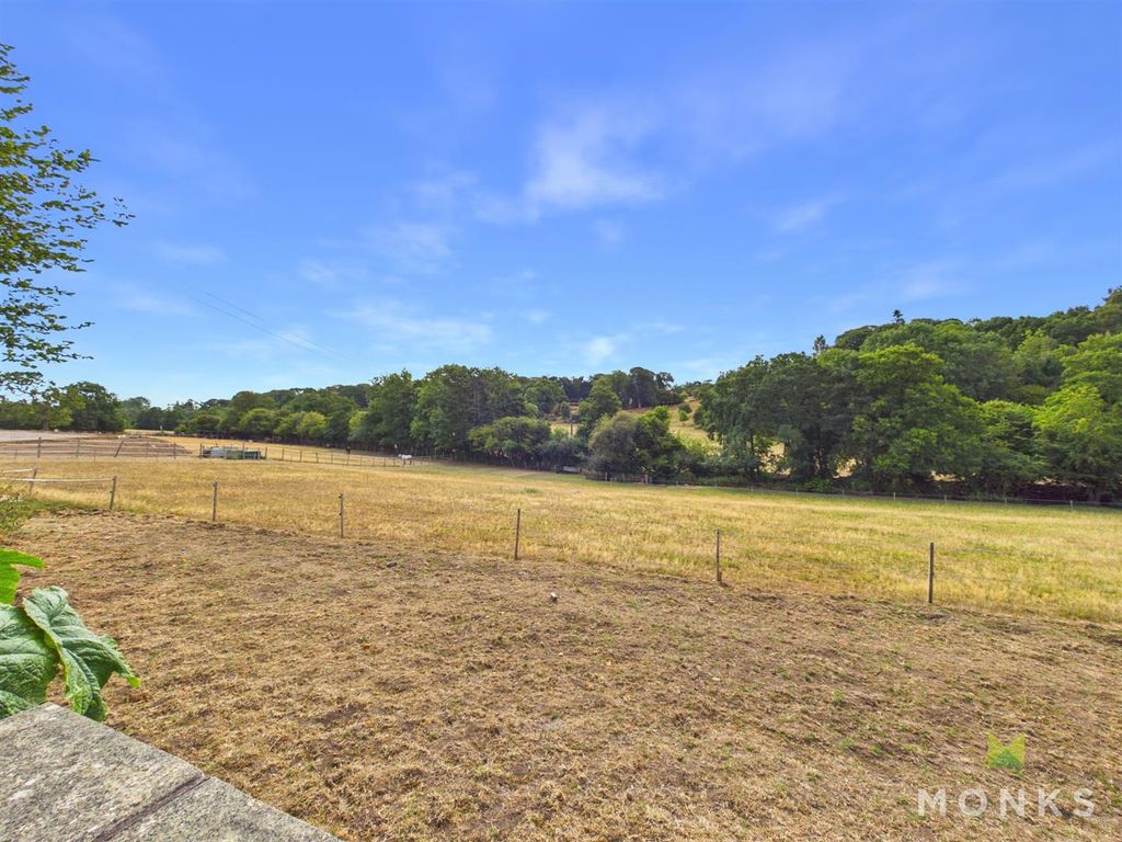 Property photo 3 of 13 Cam01420G0-Pr0973-Still005.Jpg