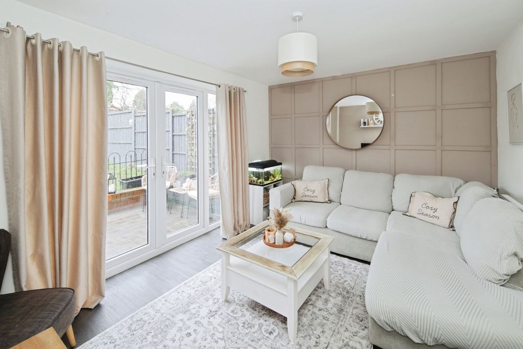 Property photo 2 of 20 Pbox-Img.Jpg