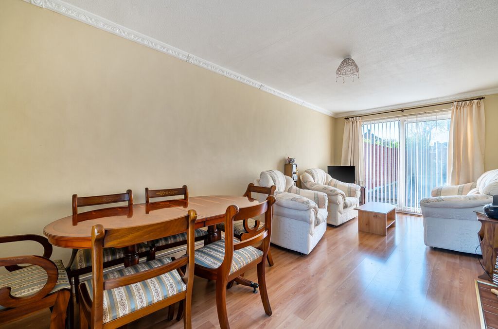 Property photo 2 of 17 1440304-1-69d6228...