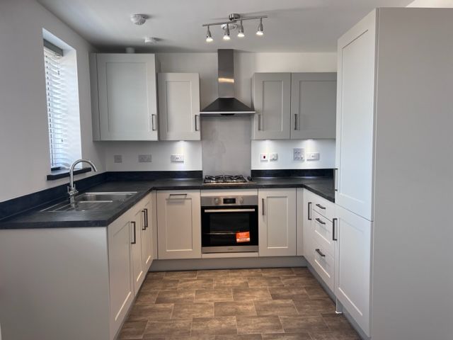 Property photo 2 of 7 Kitchen