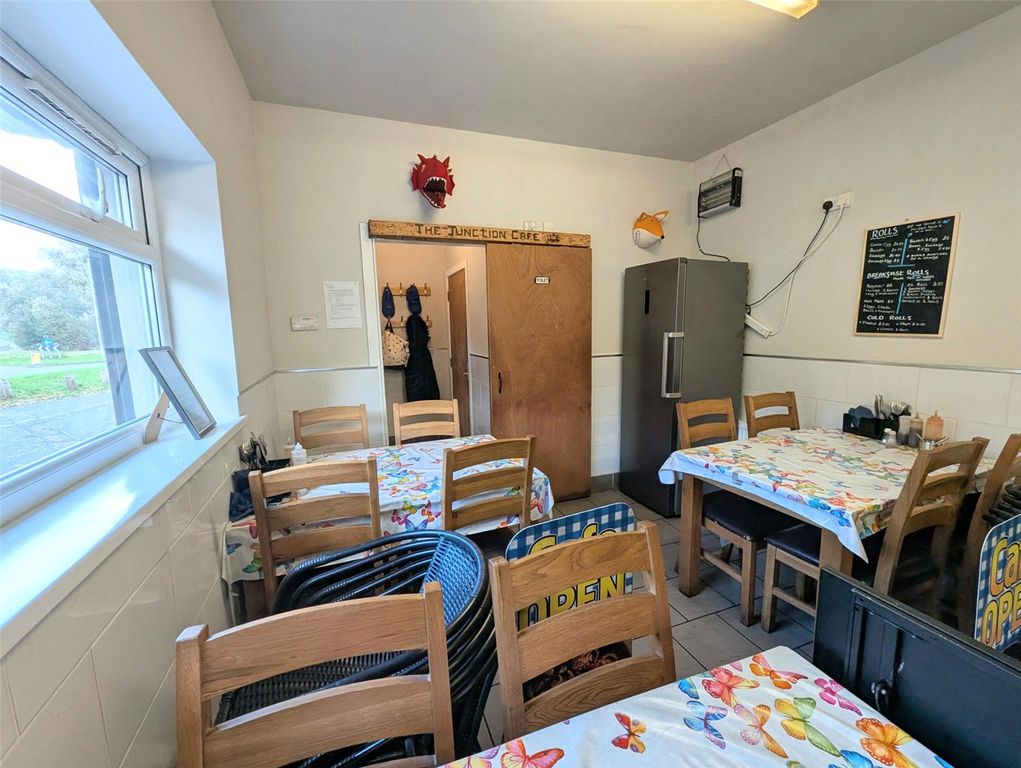 Property photo 3 of 8 Picture No. 17