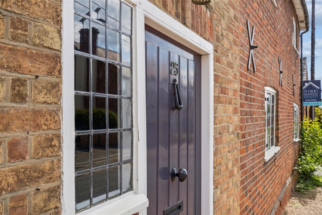 Property photo 1 of 29 Entrance