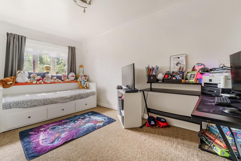 Property photo 2 of 11