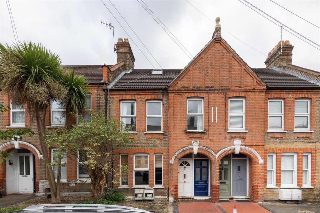 Property photo 1 of 20 Harris Street, E17