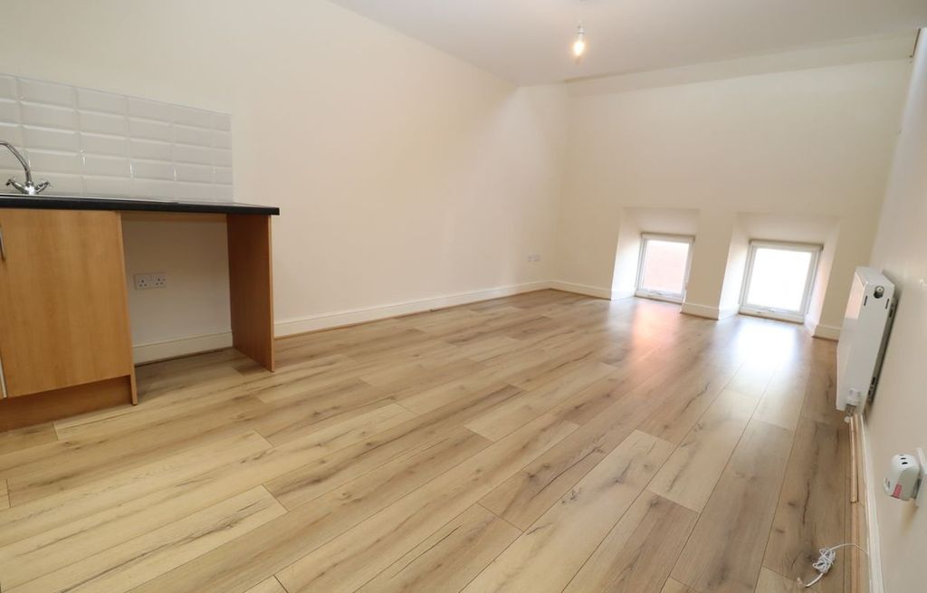 Property photo 2 of 11 Picture No. 12