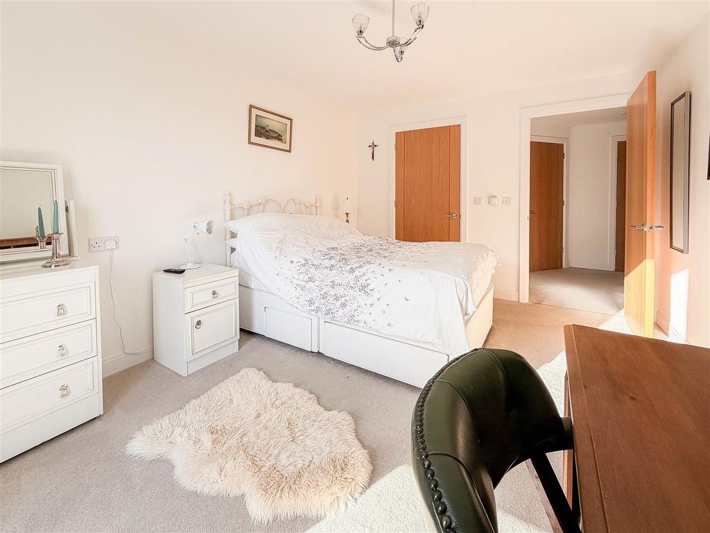 Additional image 11 of 2 bed flat for saleEdward House, Pegs Lane, Hertford SG13