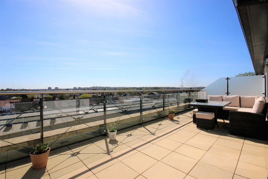 Property photo 1 of 21