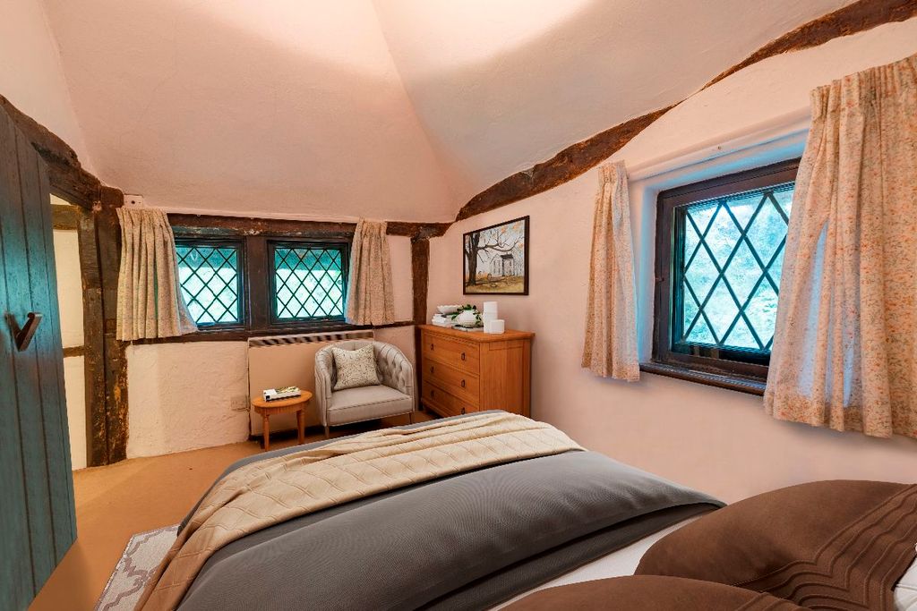 Property photo 1 of 18