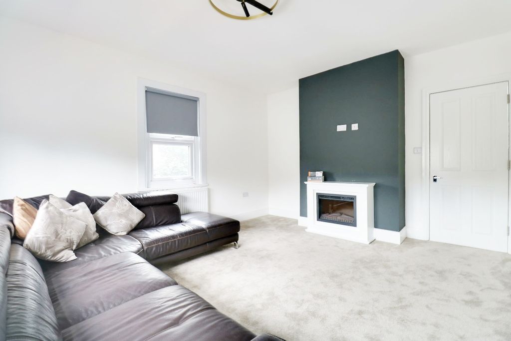 Property photo 2 of 21 5445392
