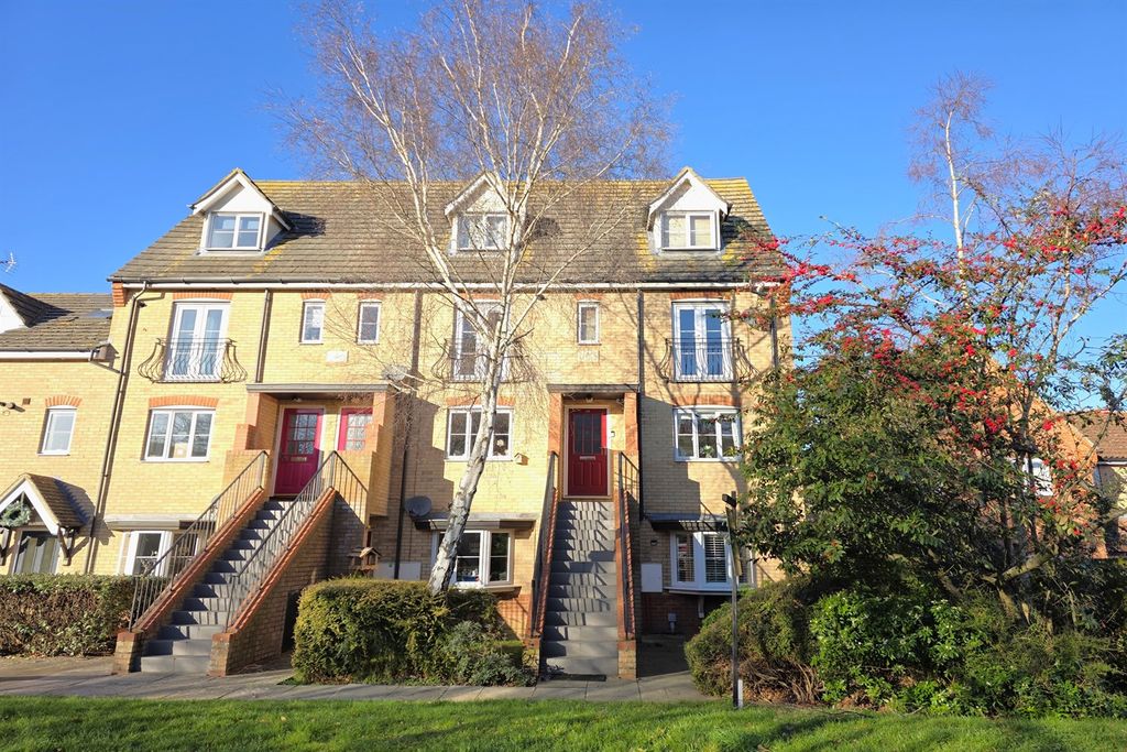 Property photo 1 of 12 (Main)