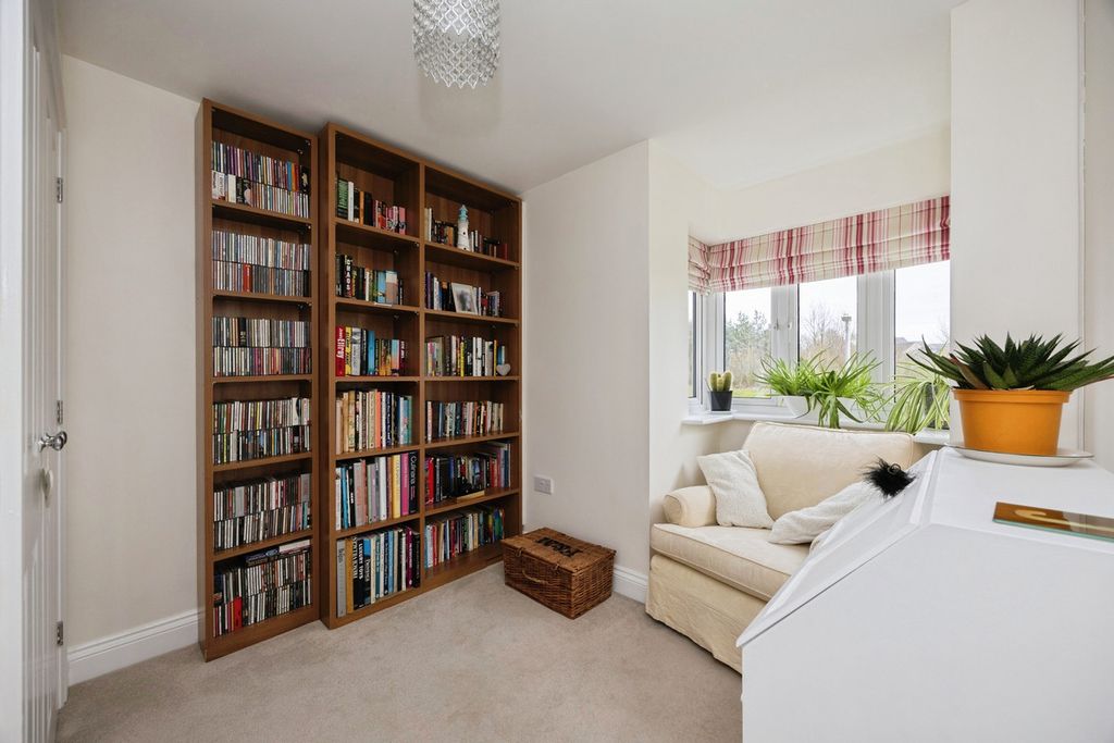 Property photo 3 of 27