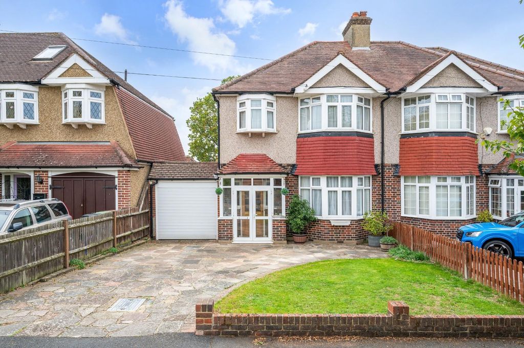 Property photo 1 of 14 Seaforth Gardens (14).Jpg