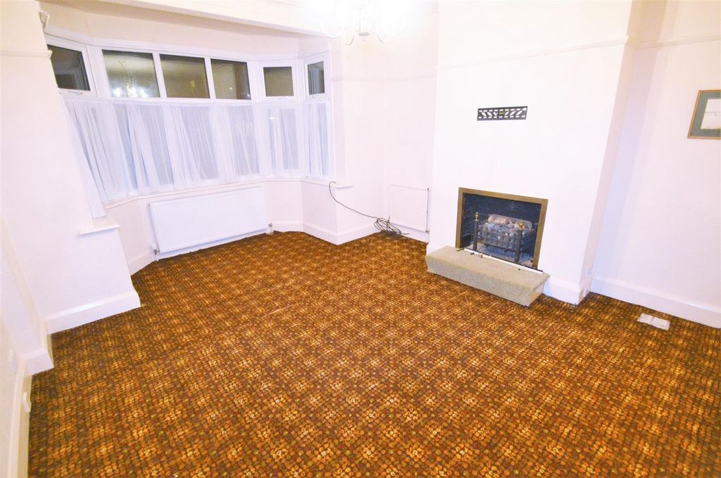 Property photo 2 of 11 Living Room