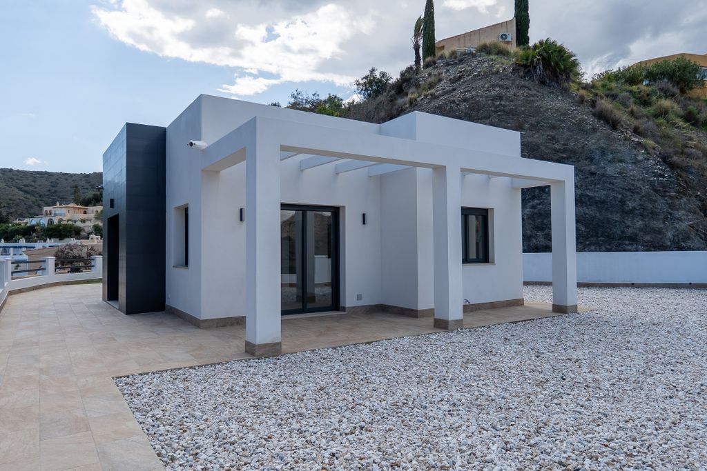 Property photo 3 of 18