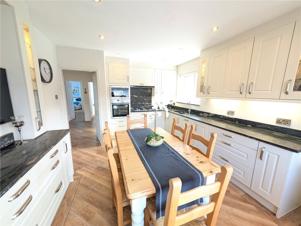 Property photo 3 of 34 Picture No. 33