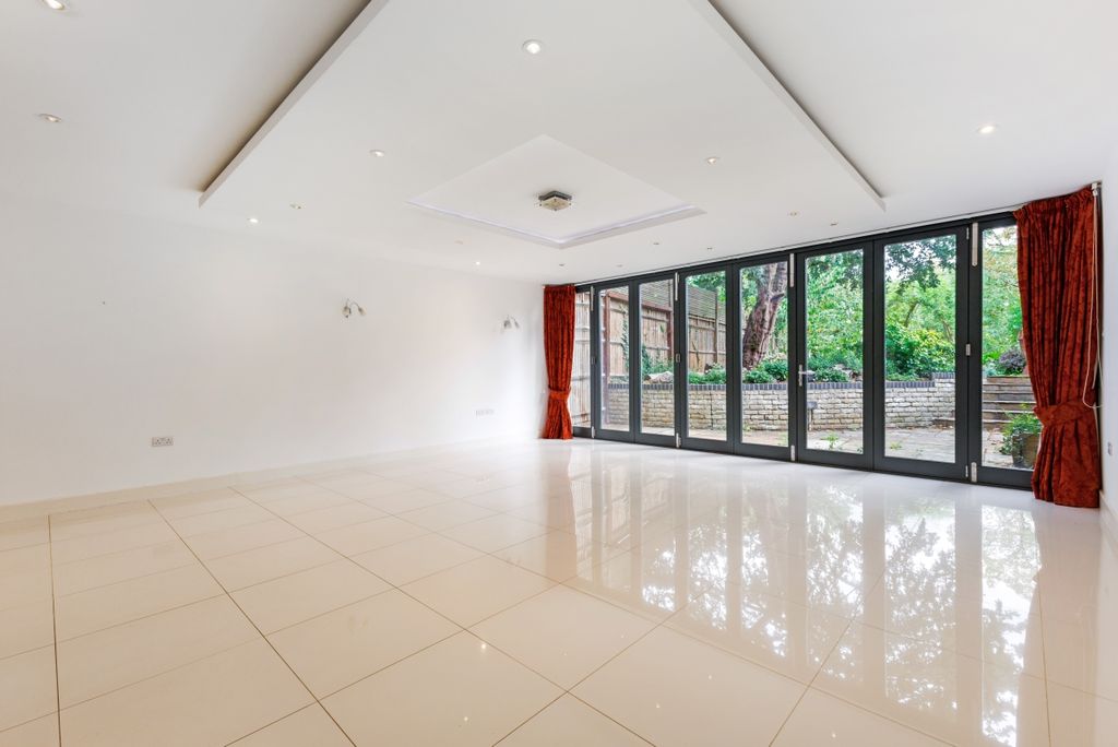 Property photo 2 of 20 98232_2 Royal Geo...