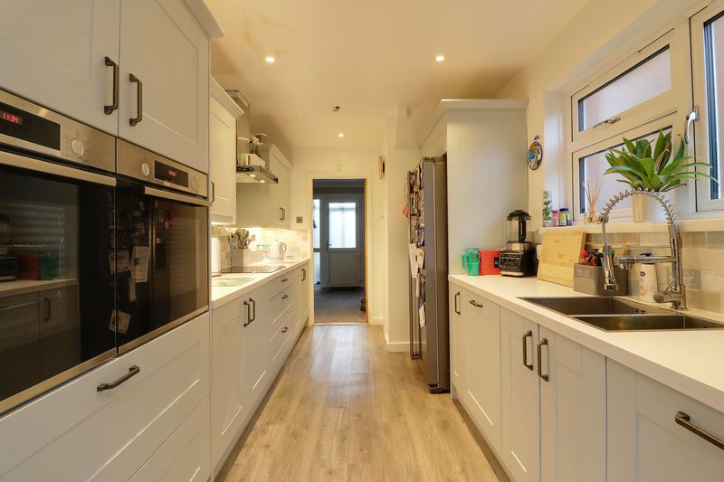 Property photo 3 of 22 Kitchen