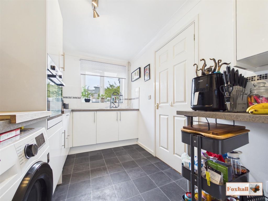 Property photo 3 of 14 Kitchen