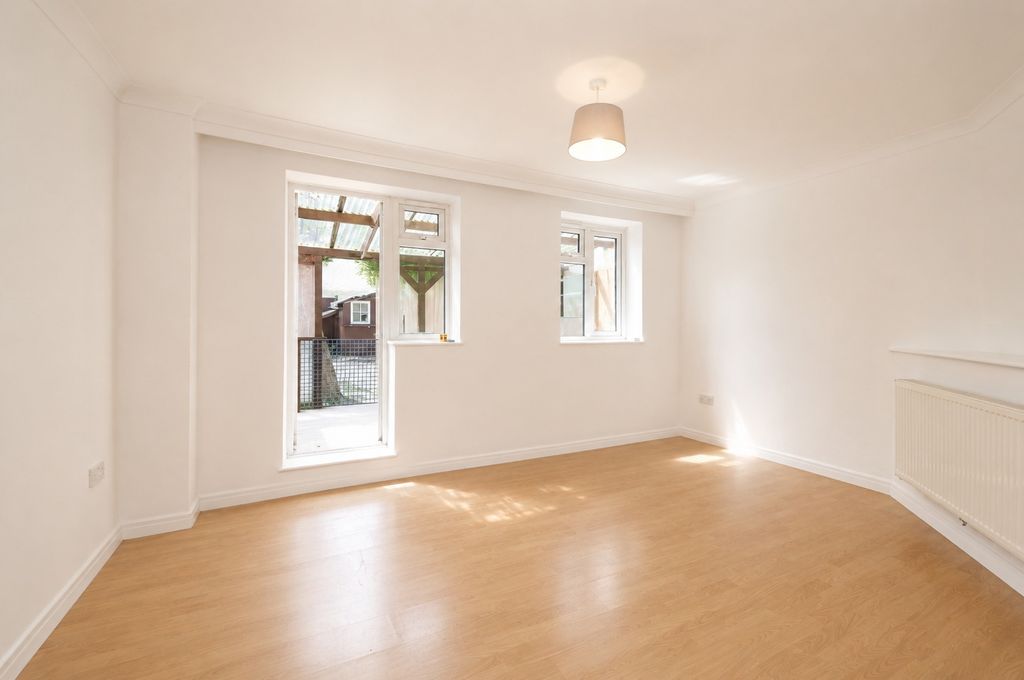 Property photo 3 of 12 2214442