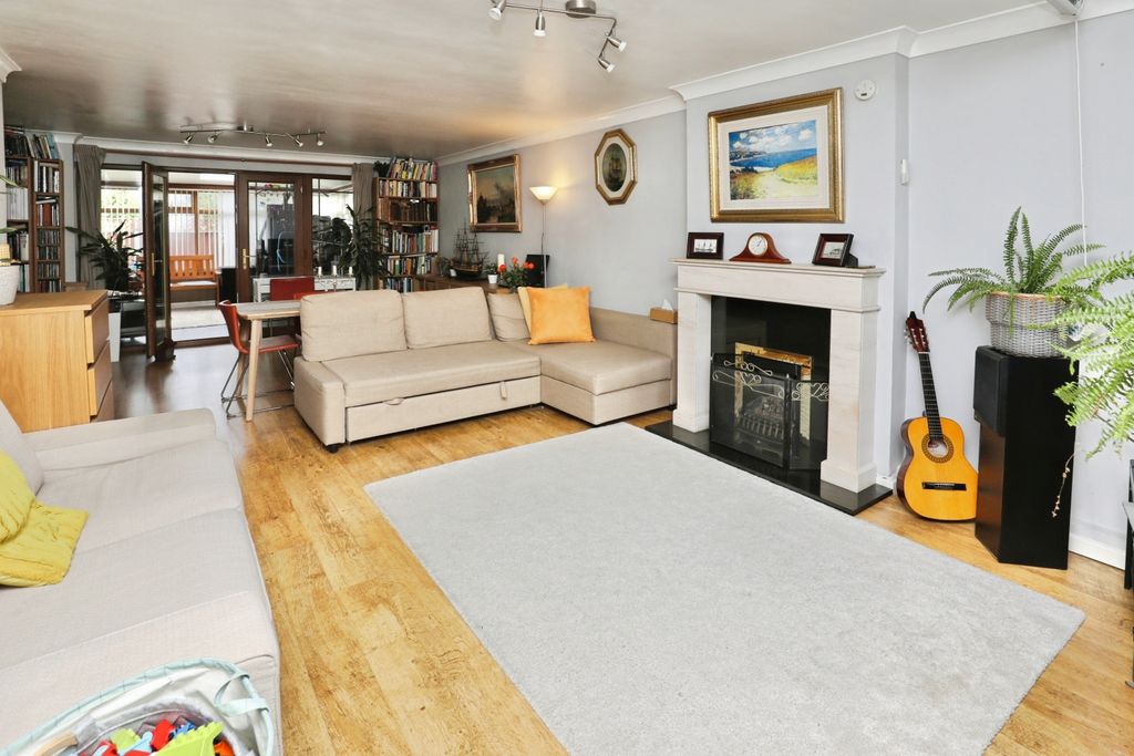 Property photo 2 of 15