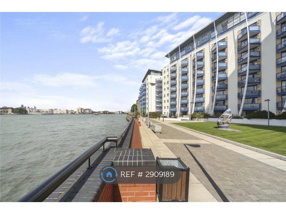 Property photo 3 of 17 Thames River Views Private Path
