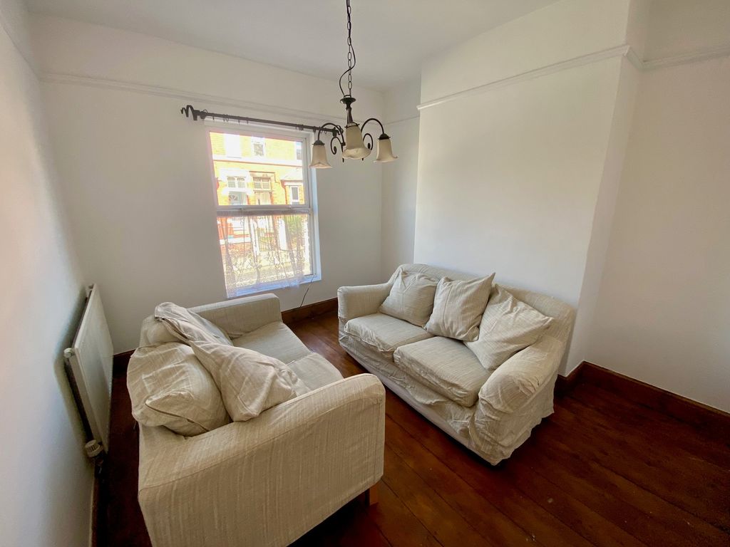 Property photo 2 of 6