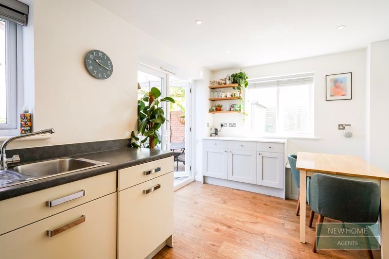 Property photo 3 of 19 Photo 11