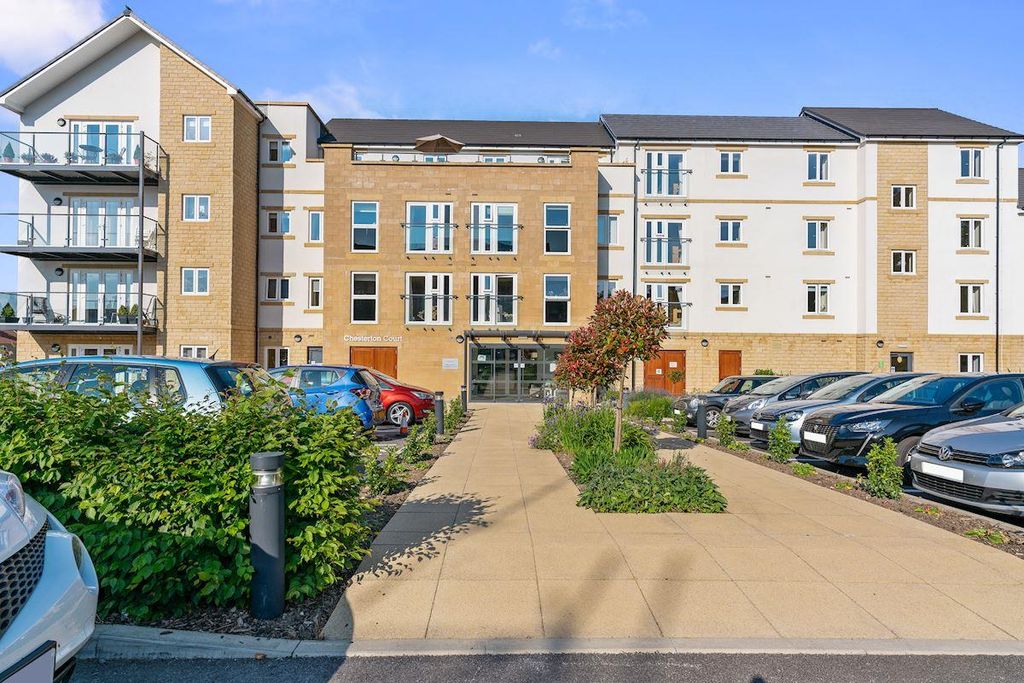Property photo 1 of 28 F10E92F7-E014-4290-8Bbd-c0Daa7B8d8Cecy - 11 Cheste