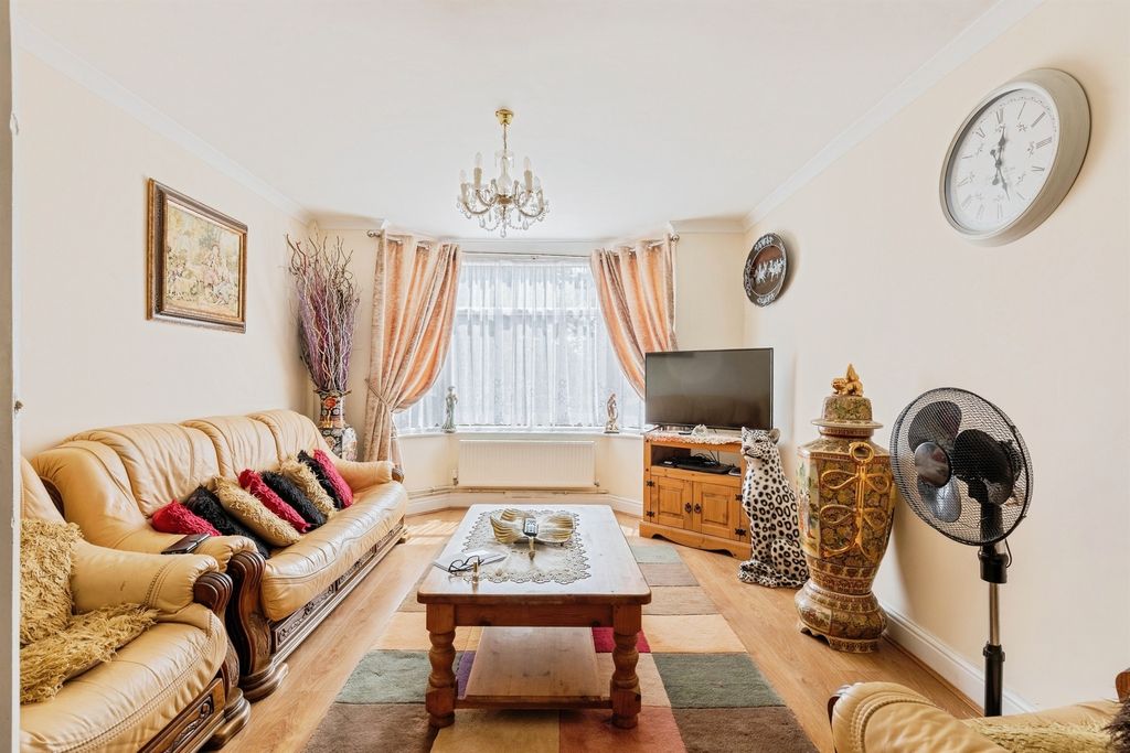 Property photo 2 of 12