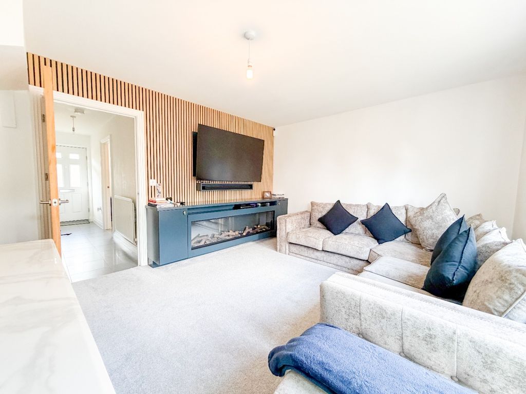 Property photo 3 of 15 5279404