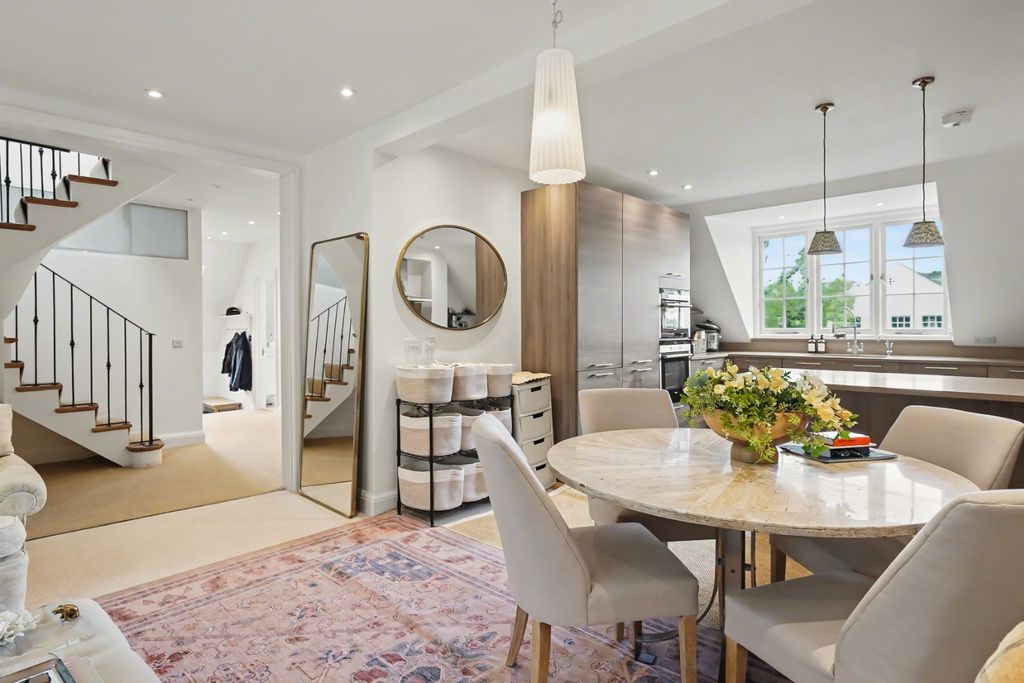 Property photo 2 of 13 5069744